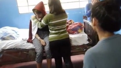 Violento 'bautismo' a estudiantes en Caazapá  - Radio 1000 AM