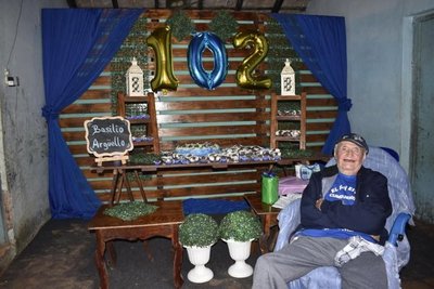 Don Basilio celebra sus 102 años de vida - Nacionales - ABC Color