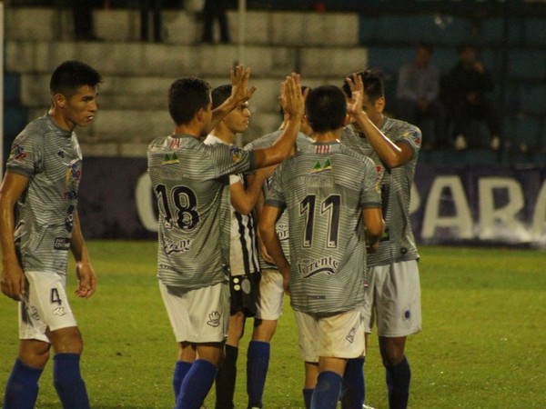 12 de Octubre de Itauguá accedió a la siguiente etapa de la Copa Paraguay  - Radio 1000 AM