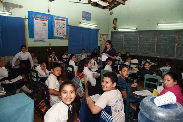 MEC adjudicó tres licitaciones en marzo