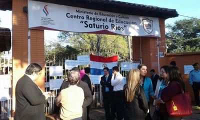 San Lorenzo: padres exigen final a intervención en el Colegio Saturio Ríos - 730am - ABC Color