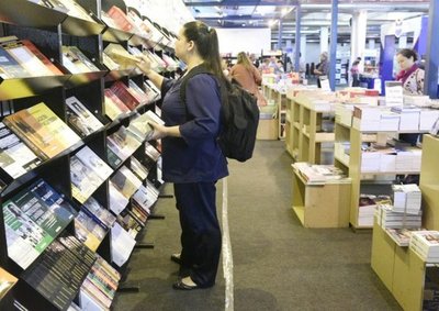 Miles de opciones en la Libroferia - Edicion Impresa - ABC Color