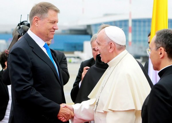 El papa visita Rumania para reforzar el diálogo con los ortodoxos - Internacionales - ABC Color