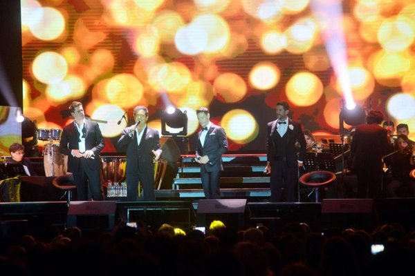 Il Divo cautivó con Show “Timeless” - Edicion Impresa - ABC Color