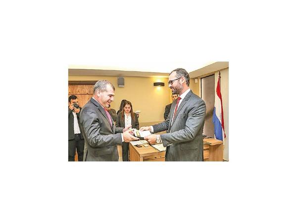 DNCP distingue a Hacienda