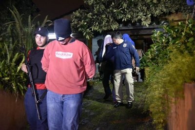 Cinco detenidos por supuesto tráfico de armas - Nacionales - ABC Color