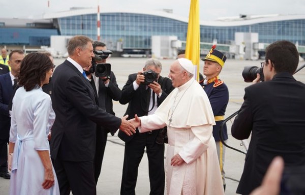 El papa visita Rumania para reforzar el diálogo con los ortodoxos | .::Agencia IP::.