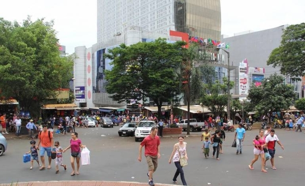 HOY / Urgen mediación del BCP ante restricción de remesas de reales al Brasil