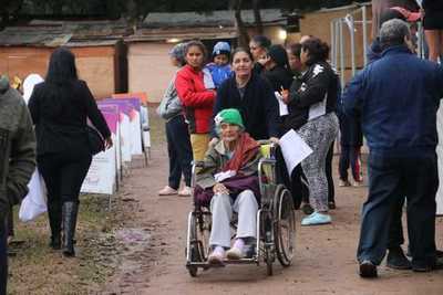 Ciudad Mujer Móvil asiste hoy a familias damnificadas del refugio RI 14 | .::Agencia IP::.