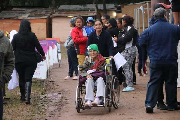 Ciudad Mujer Móvil asiste hoy a familias damnificadas del refugio RI 14 | .::Agencia IP::.