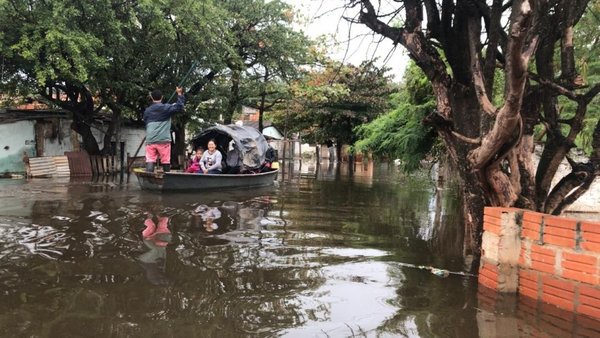 Más de 50 mil personas afectadas por las inundaciones en Asunción - Fotos - ABC Color