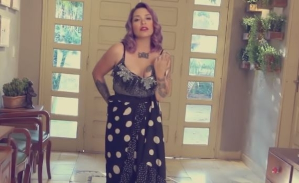 Andrea Valobra lanza nuevo videoclip