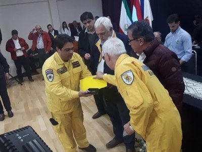 BOMBEROS AMARILLOS FIRMAN ACUERDO CON LA EBY PARA CONSTRUCCIÓN DE UN CUARTEL