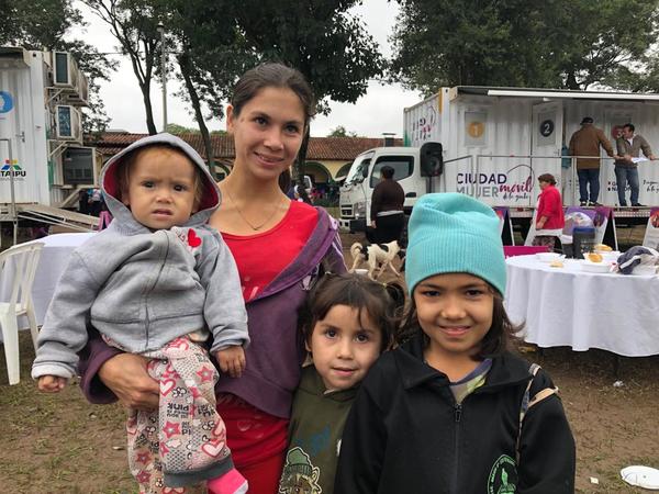 Ciudad Mujer Móvil ofreció más de 1.400 servicios en refugio de RI 14 | .::Agencia IP::.