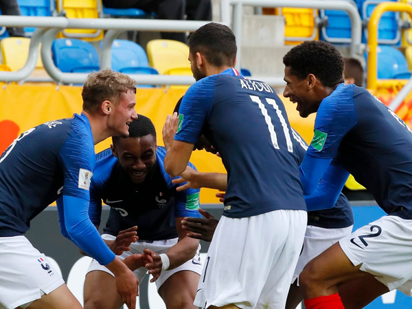 Francia gana el Grupo E del Mundial