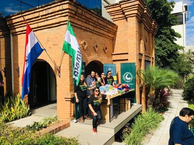 Donación de Universidad Columbia a damnificados de Alberdi