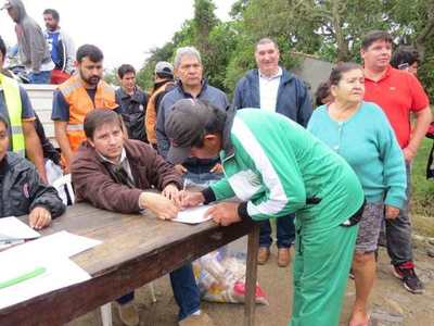 Villa Florida: Entregan segunda etapa de ayuda a familias damnificadas - Digital Misiones
