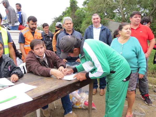 Villa Florida: Entregan segunda etapa de ayuda a familias damnificadas - Digital Misiones