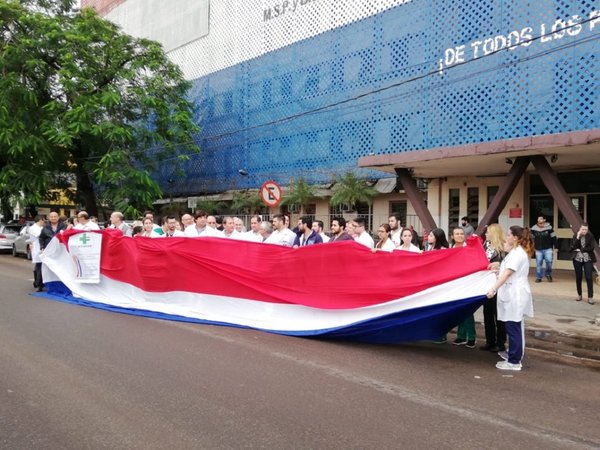 Médicos del sector público irán a huelga el 17 de junio