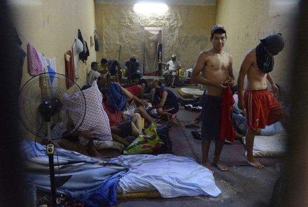 Jefe de Judiciales niega que retenga a personas en su dependencia - Nacionales - ABC Color