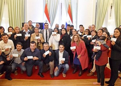 Repatriados reciben aportes para mipymes - Edicion Impresa - ABC Color