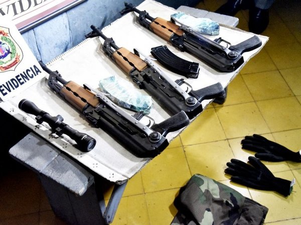 Rescatan fusiles que iban para la mafia - Edicion Impresa - ABC Color