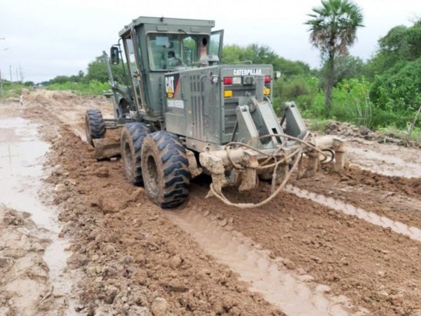 Militares y Gobernación se suman para reparar caminos en Alto Chaco - Edicion Impresa - ABC Color