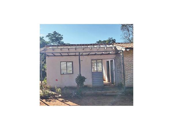 Reconstruyen  casas  al borde de derrumbe en colonia Brítez Cué