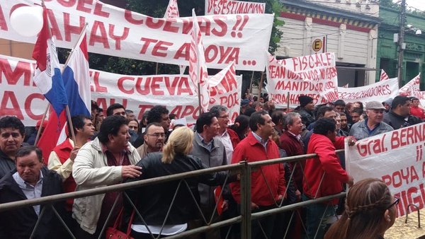 “Hurreros” de Cuevas presionan a la Fiscalía - ADN Paraguayo
