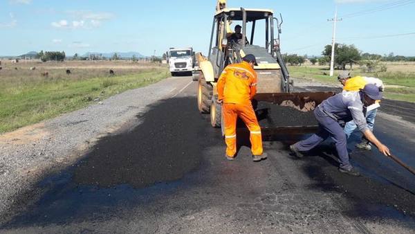 Unas 24 empresas quieren pavimentar cuatro tramos de tres departamentos - ADN Paraguayo