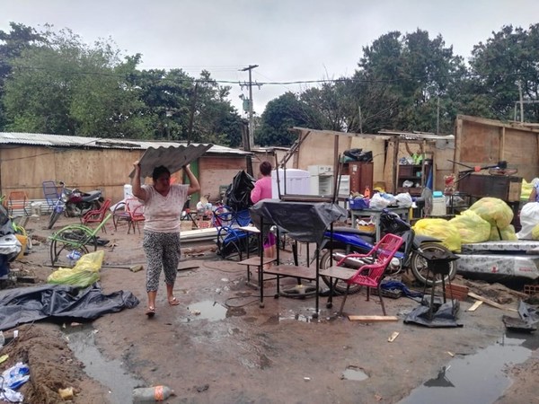 Si el cauce sube más, no habrá espacio para relocalizar a desplazados, advierten - ADN Paraguayo