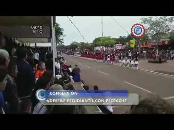 Escrachan a intendente en pleno desfile estudiantil “Tati mondaha“