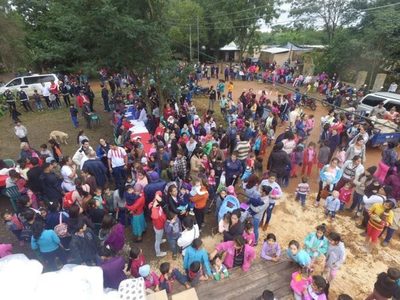 Jornada de asistencia en Limpio para afectados por crecida del río Paraguay » Ñanduti