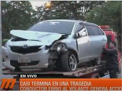Abogado en estado de ebriedad protagoniza accidente