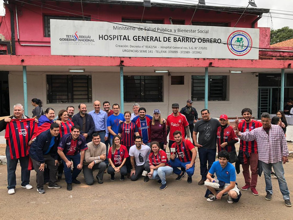 Los hinchas de Cerro Porteños pintaron el hospital de barrio Obrero