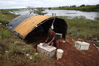 Nula asistencia a los pobladores anegados de Arroyos y Esteros