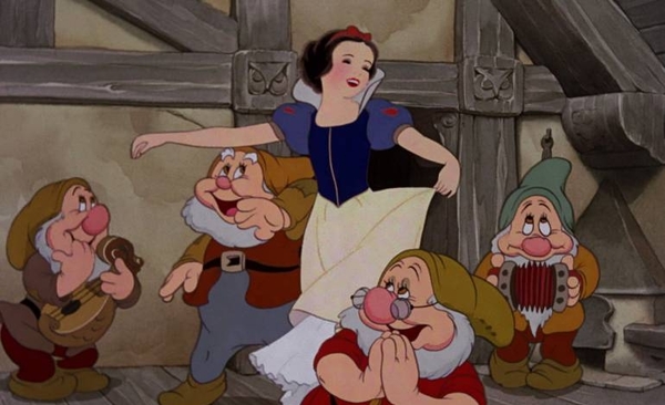 HOY / Marc Webb negocia dirigir la nueva película sobre Blancanieves de Disney