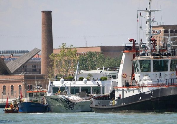 Pánico en Venecia por un crucero fuera de control - Internacionales - ABC Color