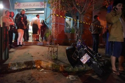 Joven muere tras colisionar con una camioneta en una persecución