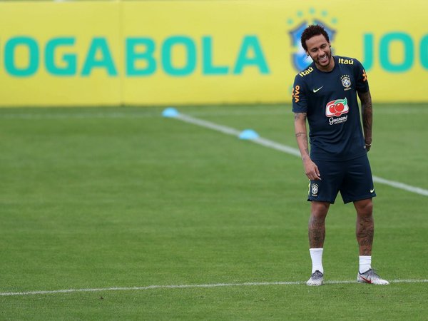 Neymar, otra estrella del fútbol acusada de violación