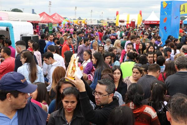 Más de 20 mil personas ejercitan paladar en la Comilona