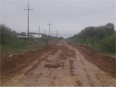 Máquinas de MOPC ausentes en la reparación de caminos, según vecinos