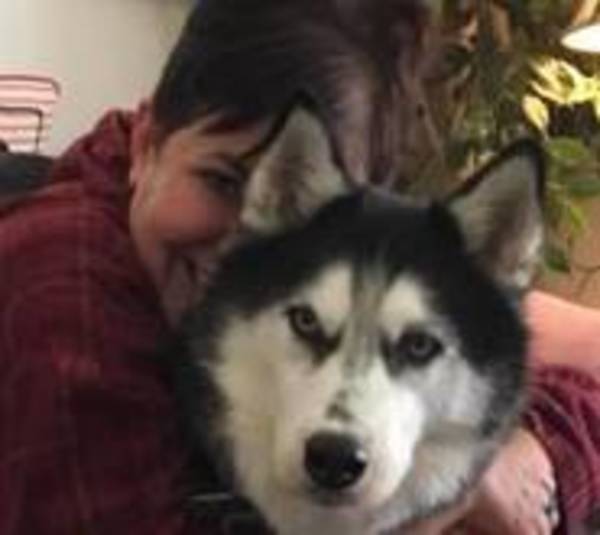 Perro le salva la vida a su dueña al detectarle cáncer tres veces - Paraguay.com