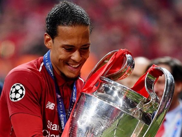 Van Dijk: "¿Yo Balón de Oro? Messi es el mejor y se lo merece siempre"