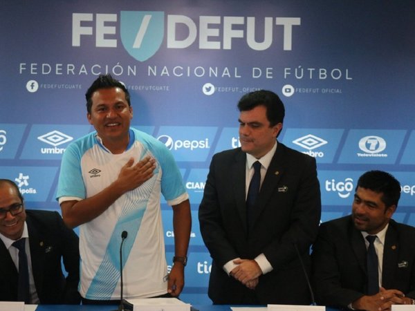 Nuevo técnico busca que Guatemala venza a Paraguay