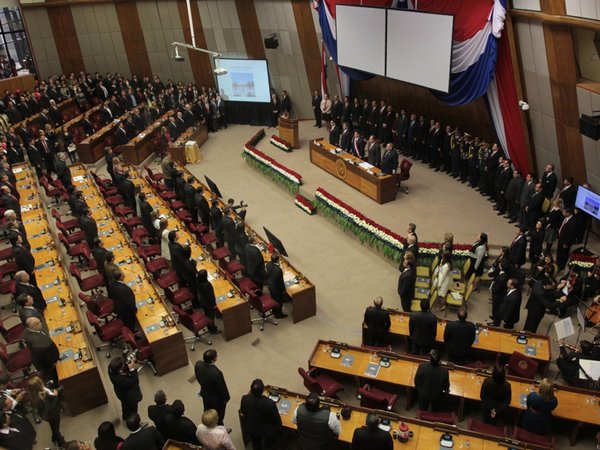 Doce parlamentarios están en la mira del Poder Judicial y la Fiscalía
