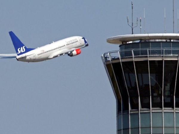 Guerras comerciales y combustible lastran sector de transporte aéreo