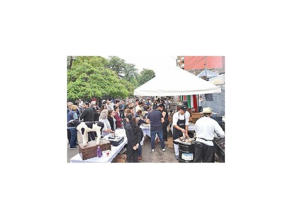 Solidaridad, gastronomía y música en la Fiesta Italiana