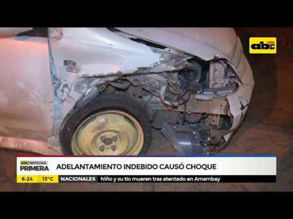 Adelantamiento indebido causó choque - Tv - ABC Color