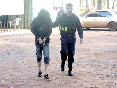 Apresan a ratero y recuperan objetos robados de una vivienda